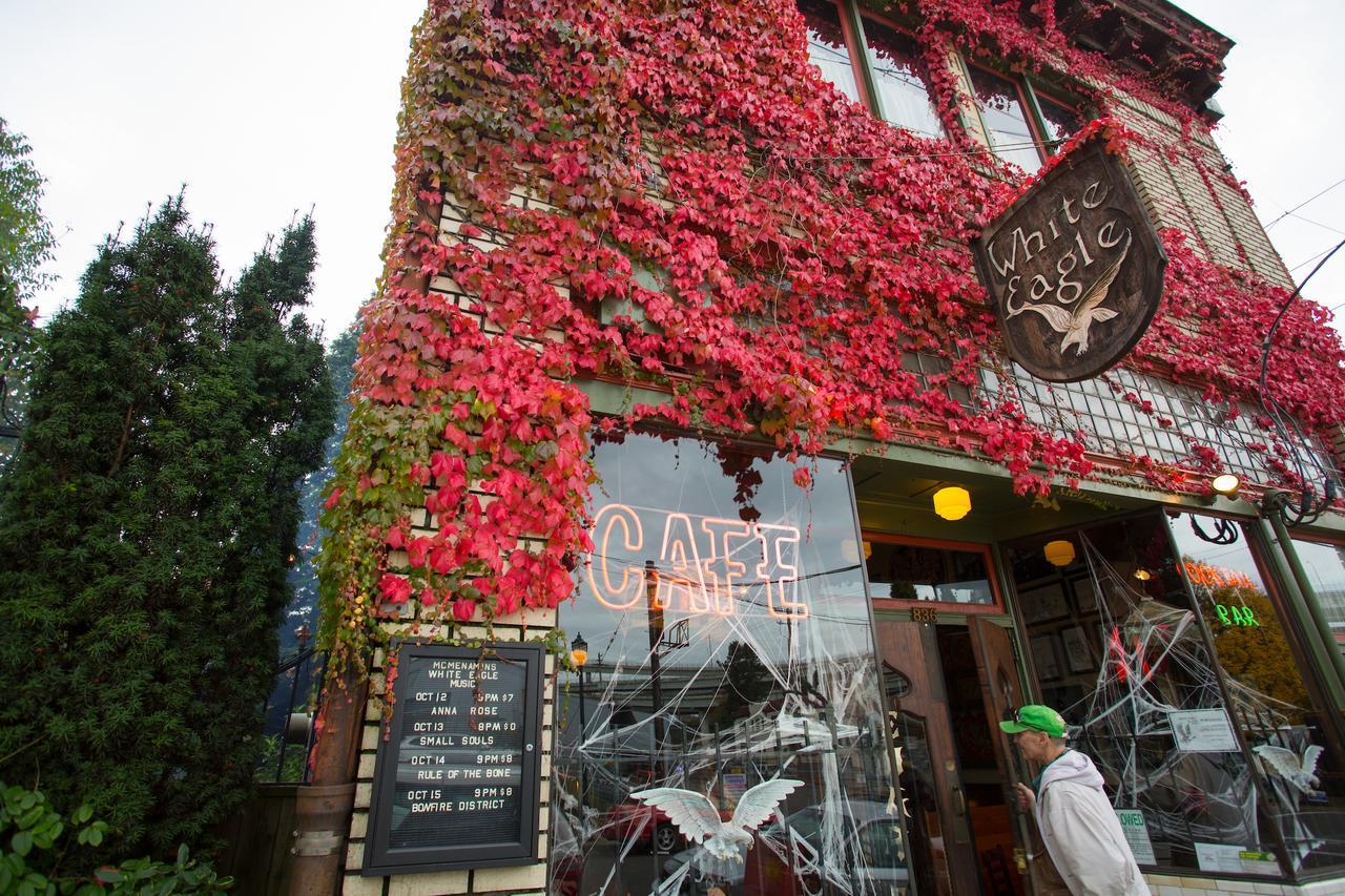 Mcmenamins White Eagle Rock & Roll Hotel Portland Exterior foto